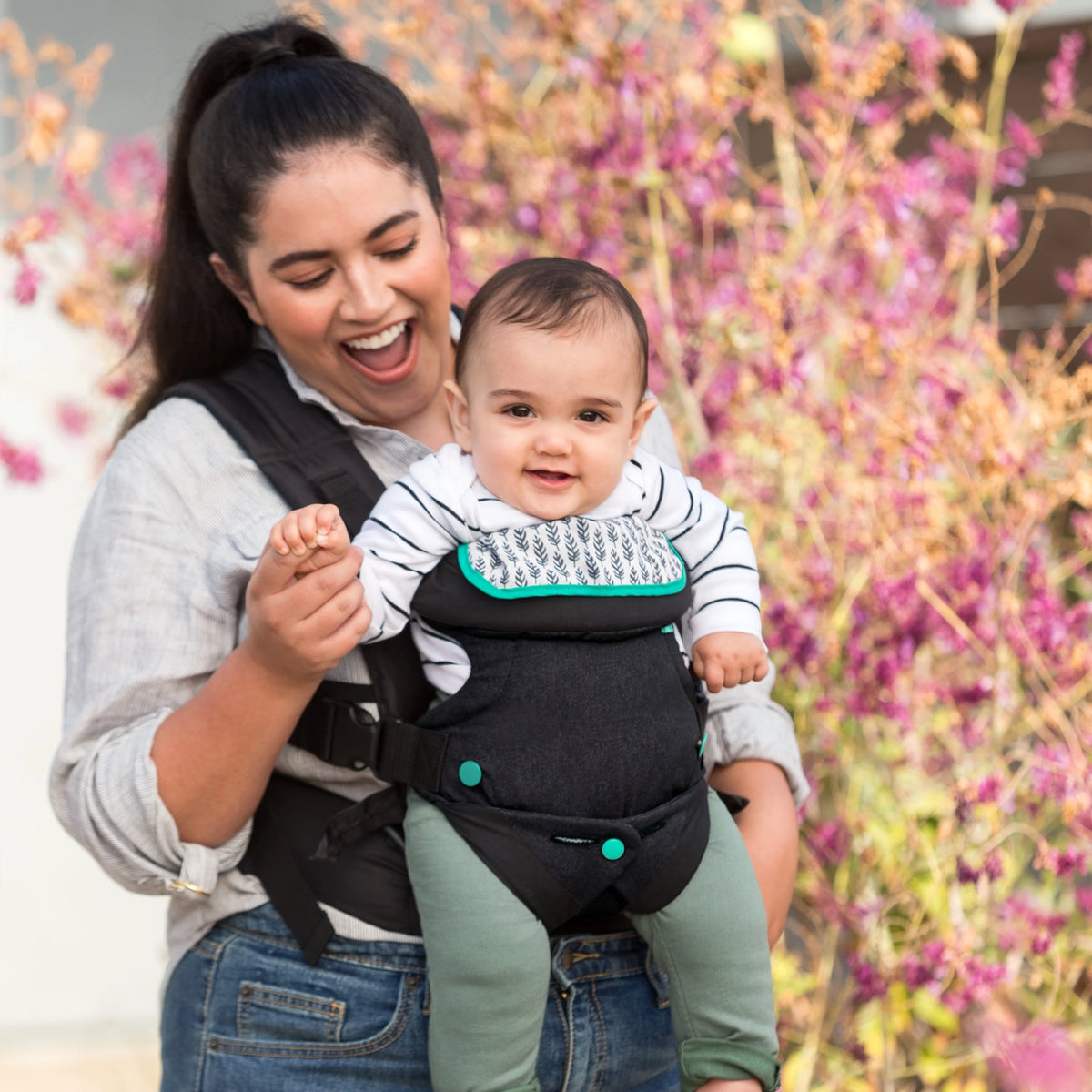 Black 4-in-1 Convertible Baby Carrier P3454