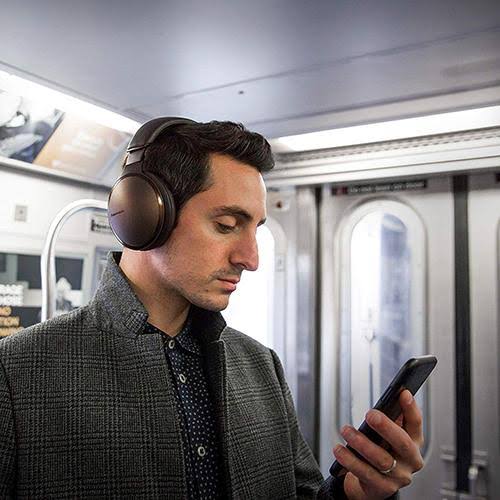 Brown Wireless Noise Cancelling Headphones O20757