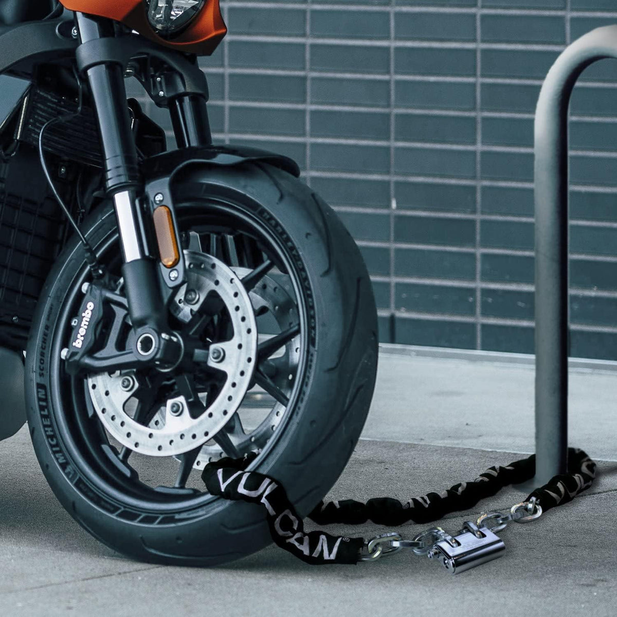 Security Chain and Lock Kit - Case-Hardened - 5/16 Inch x 9 Foot Chain E84362