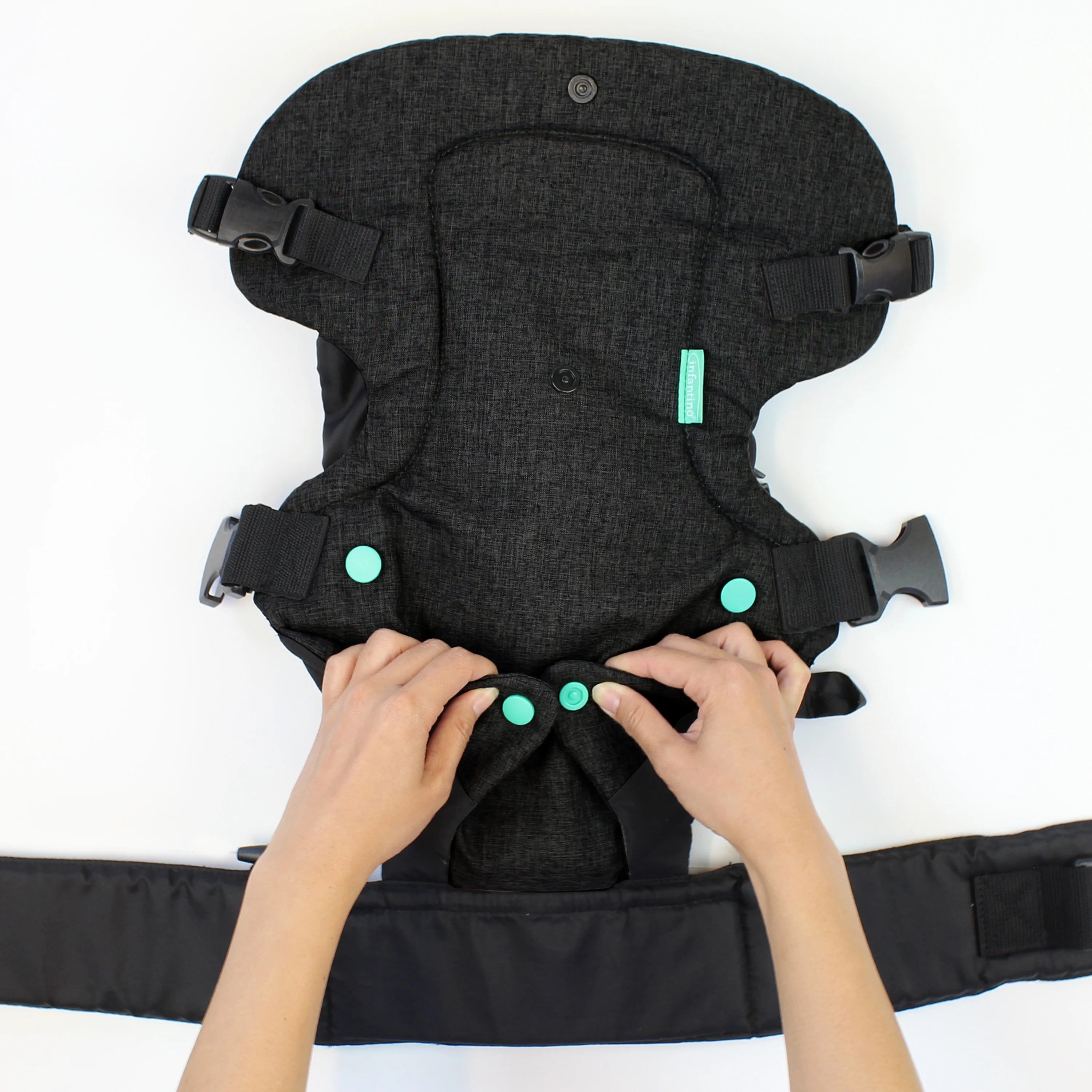 Black 4-in-1 Convertible Baby Carrier P3454