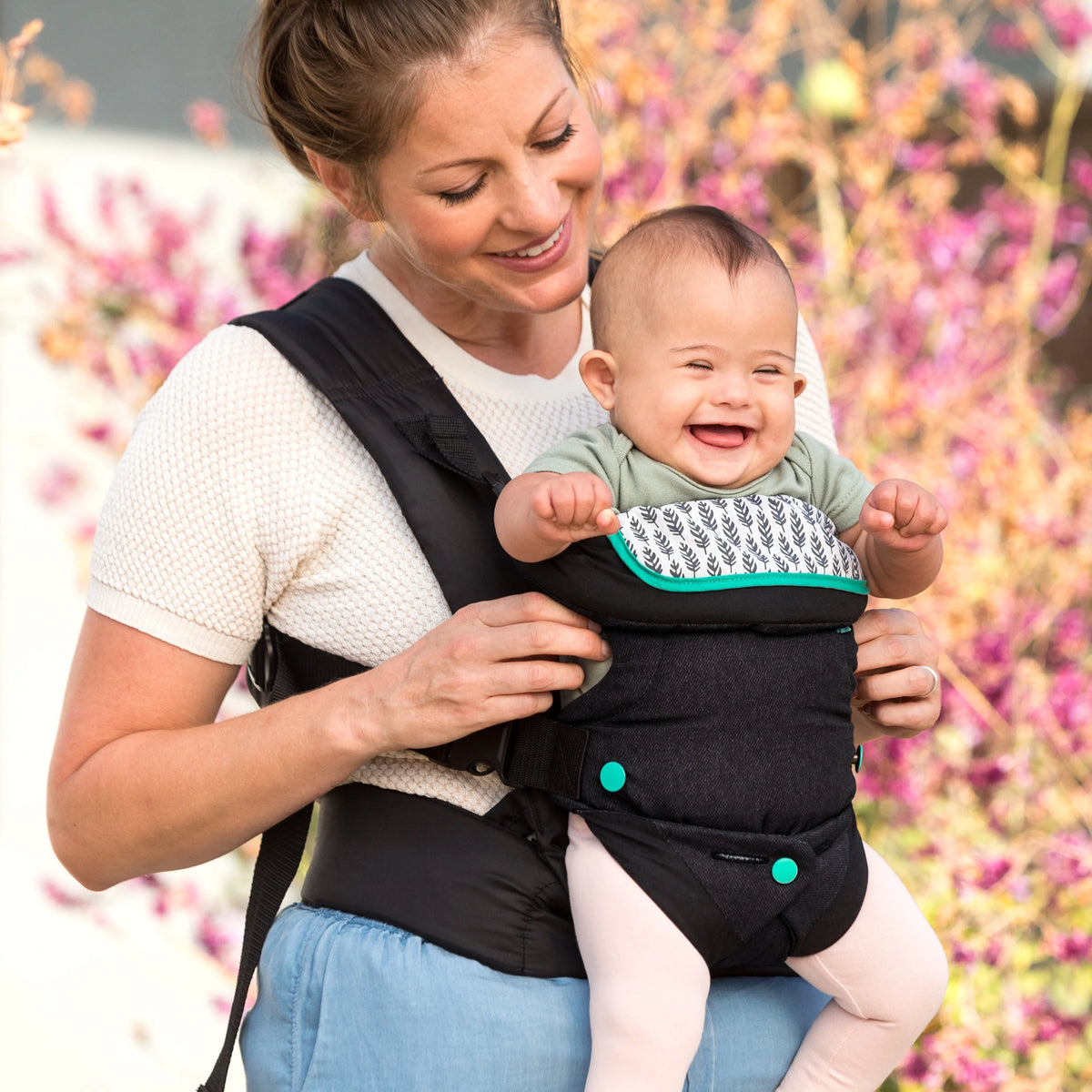 Black 4-in-1 Convertible Baby Carrier P3454